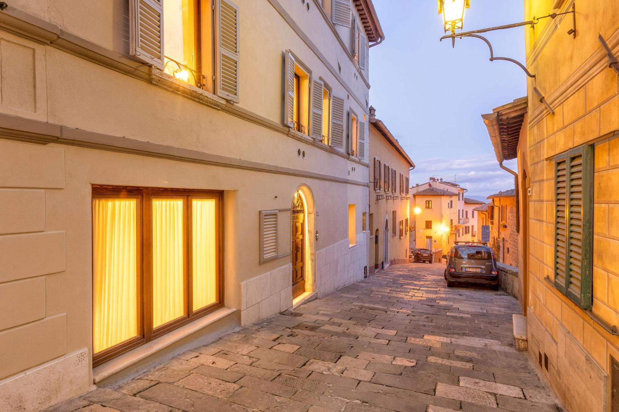 Palazzo Falcinelli Luxury Room In Montepulciano Center With Air Conditioning And Elevator Extérieur photo