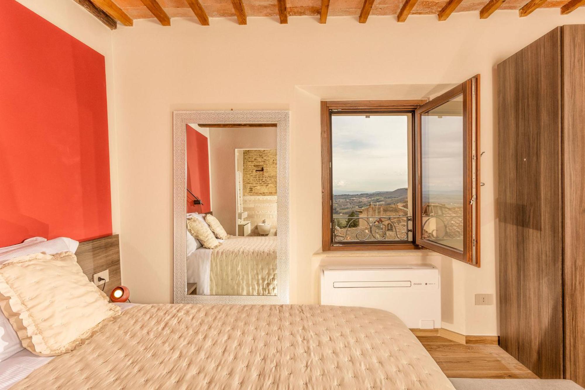 Palazzo Falcinelli Luxury Room In Montepulciano Center With Air Conditioning And Elevator Extérieur photo